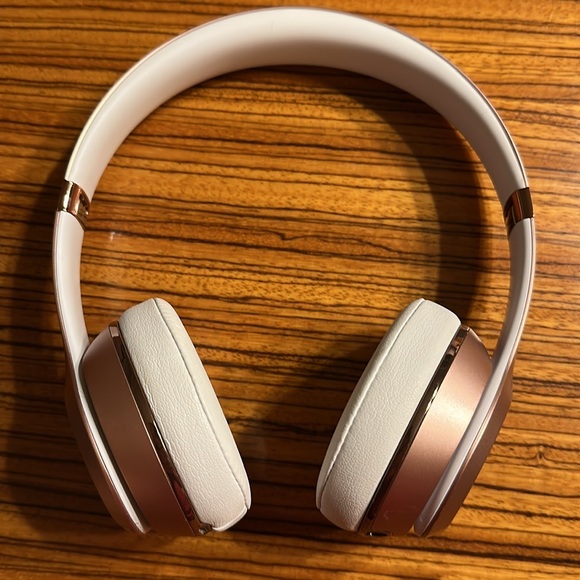 Beats by Dr. Dre Beats Solo3 Wireless On-Ear Headphones - Rose Gold - Picture 6 of 7